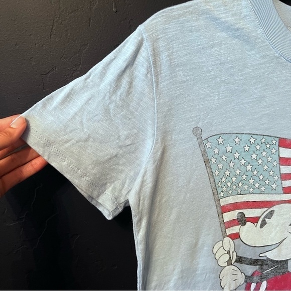 NWT Disney Tee shirt Mickey Flag Size:S - Picture 4 of 8